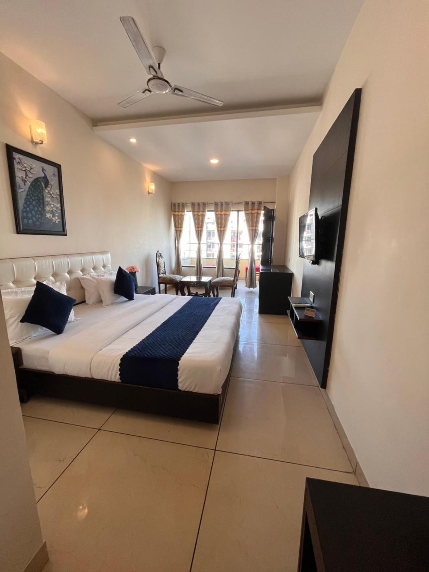 Jb Residency Zirakpur !! Top Rated & Most Awarded Property In Zirakpur Hotel Ngoại thất bức ảnh