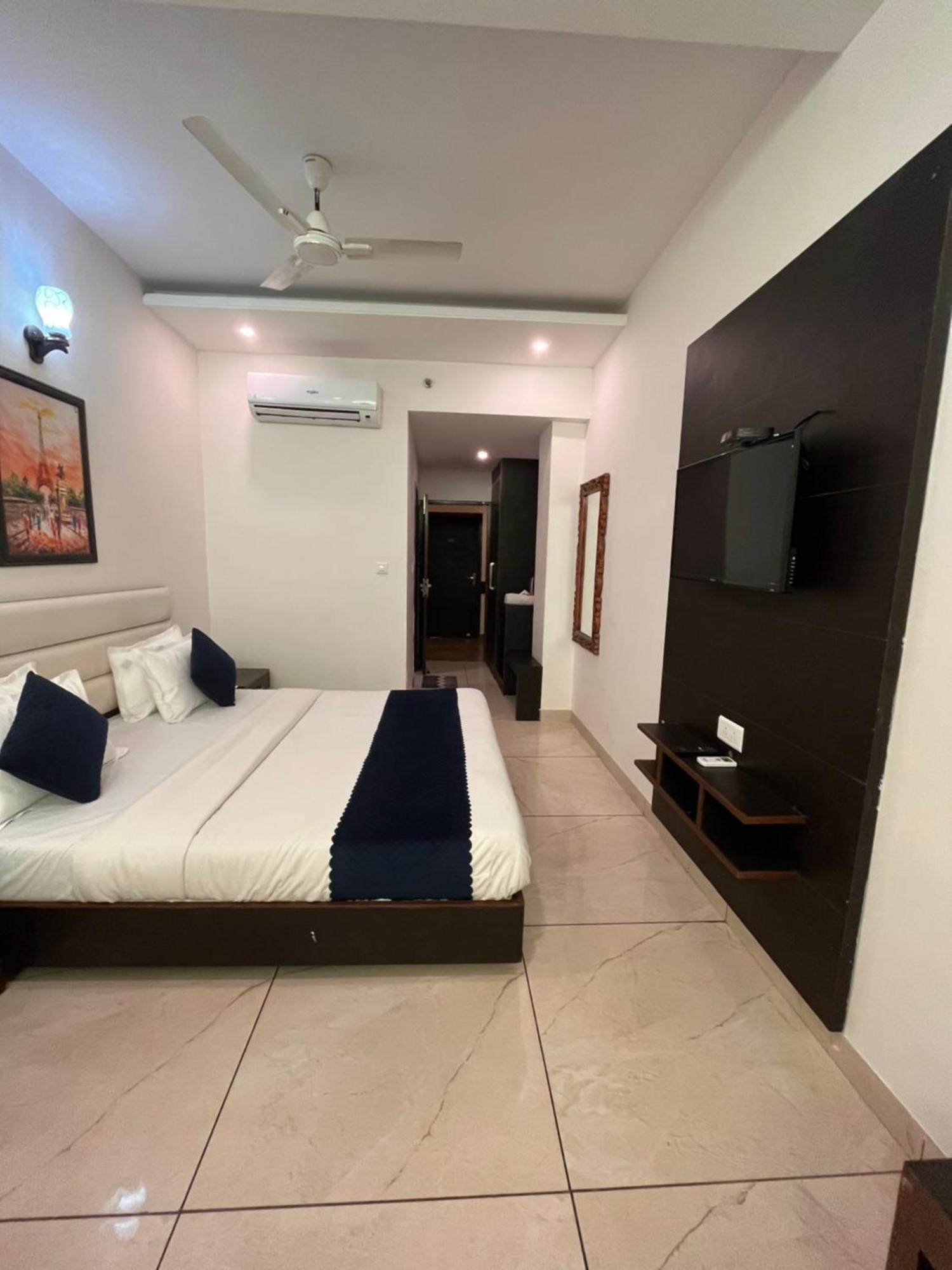 Jb Residency Zirakpur !! Top Rated & Most Awarded Property In Zirakpur Hotel Ngoại thất bức ảnh
