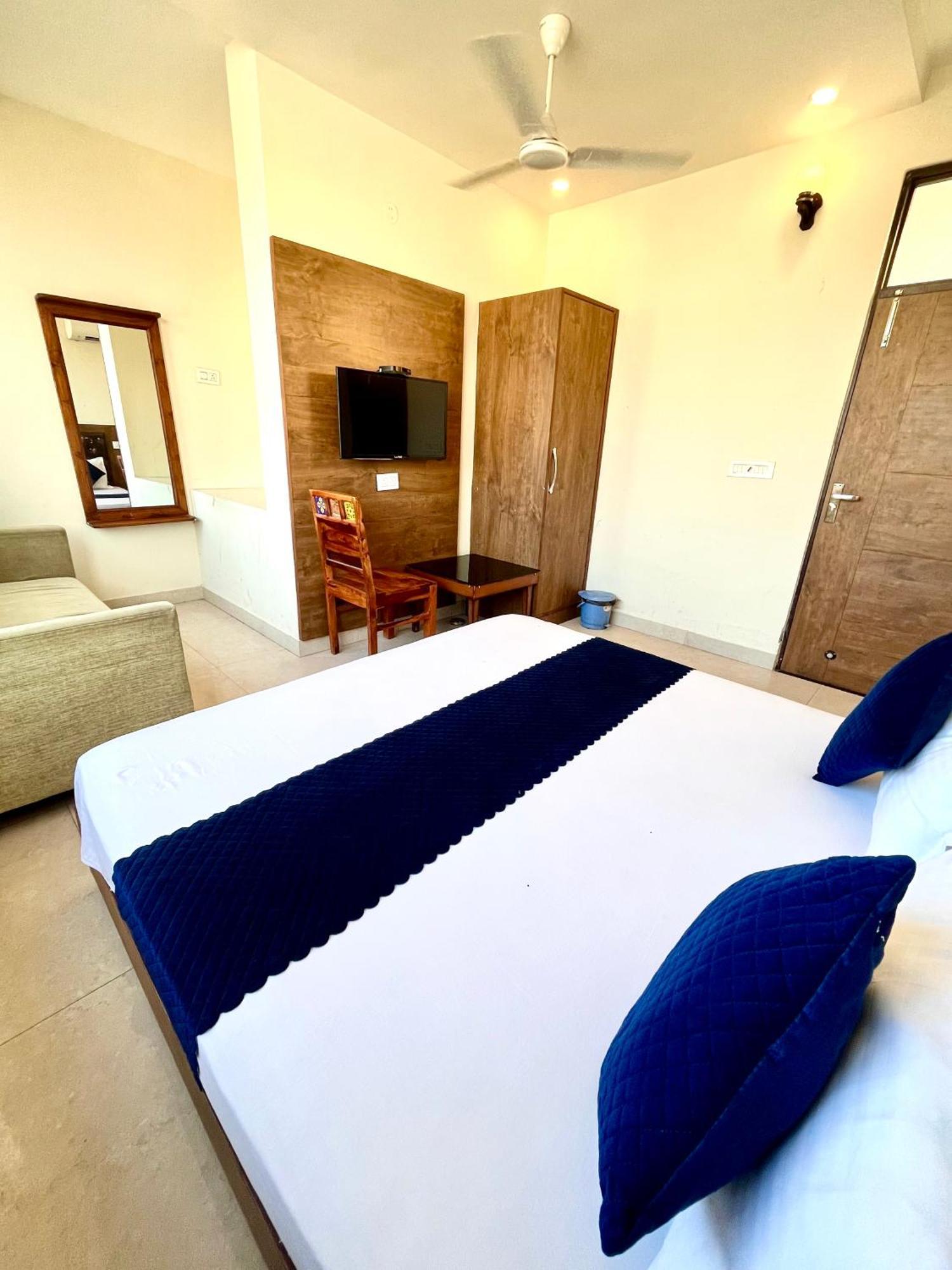 Jb Residency Zirakpur !! Top Rated & Most Awarded Property In Zirakpur Hotel Ngoại thất bức ảnh